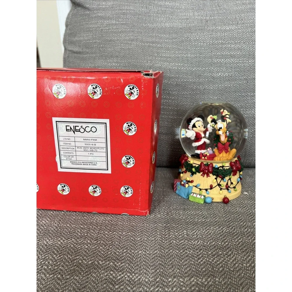 Disney Enesco Mickey Pluto Musical Snowglobe 